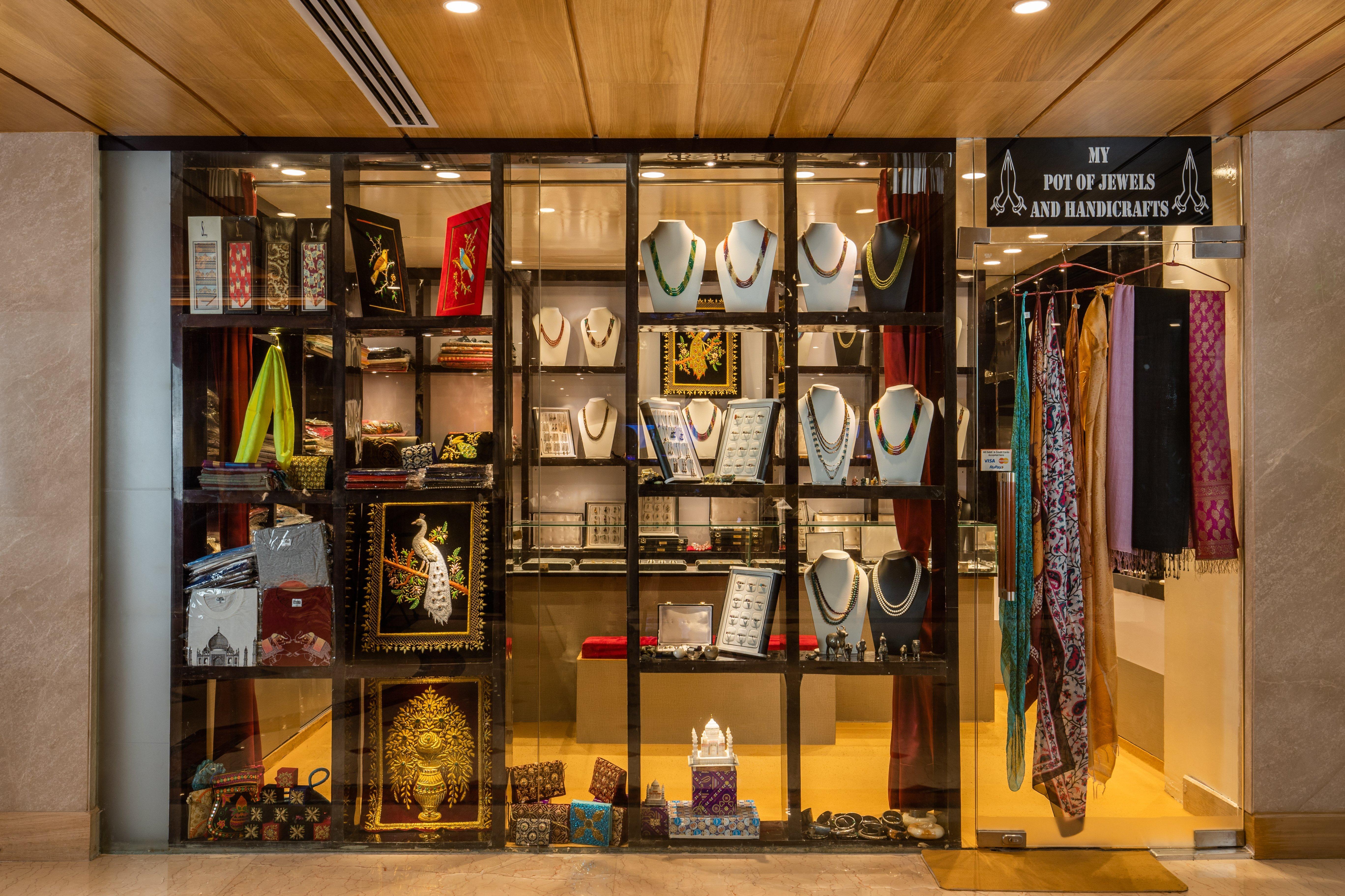 Holiday Inn Agra Mg Road An Ihg Hotel Exterior foto The Jewel Shop