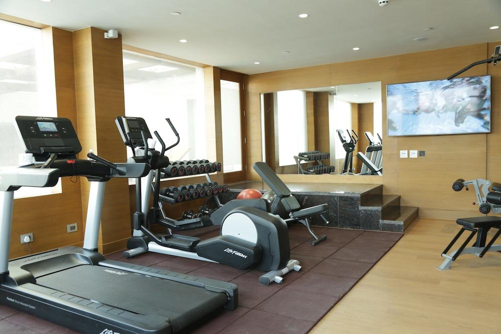 Holiday Inn Agra Mg Road An Ihg Hotel Exterior foto The gym at the hotel